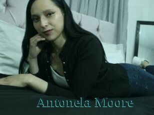 Antonela_Moore