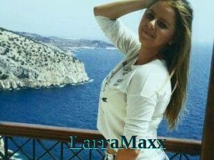 LarraMaxx