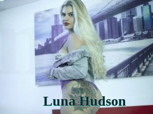 Luna_Hudson