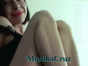 Monika_Cruz
