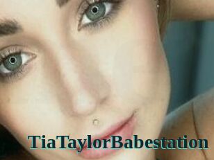 TiaTaylorBabestation