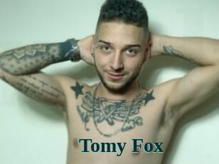 Tomy_Fox